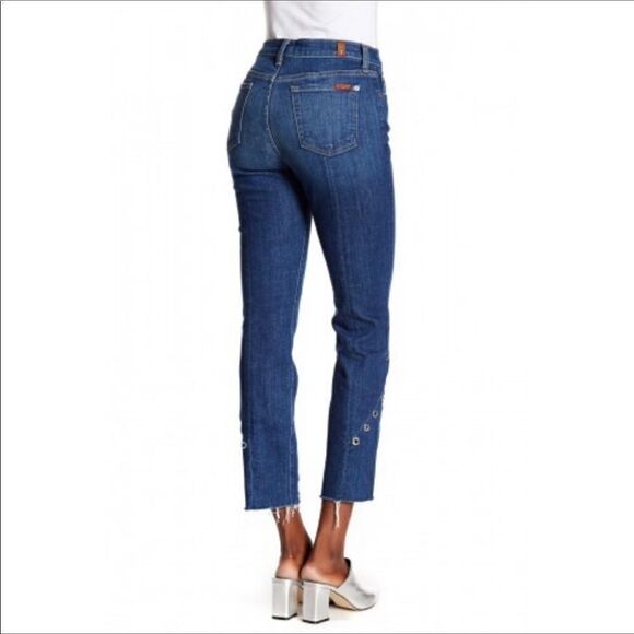 7âforâAll MankindâEdieâEyeletâCutâOffâHemâJeans - Picture 3 of 15